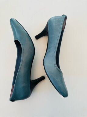 ROCKPORT Pump Leather Smoky Blue w/ Black Heel Size 8.5